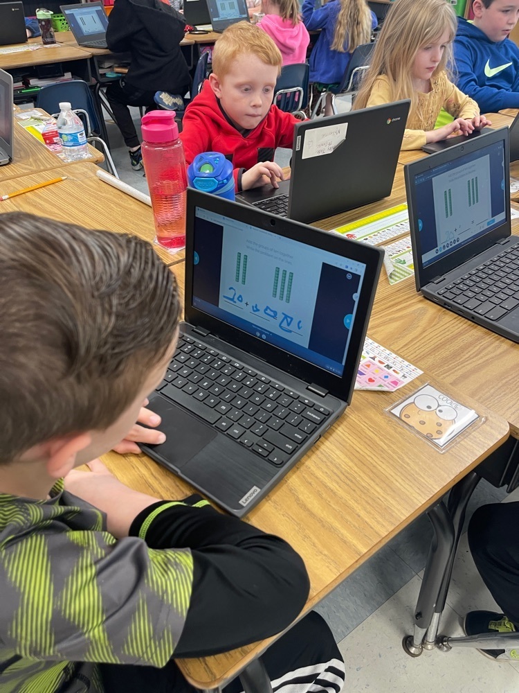Mrs. Mckenzie’s first grade practiced using the drawing tool today on Nearpod!!!